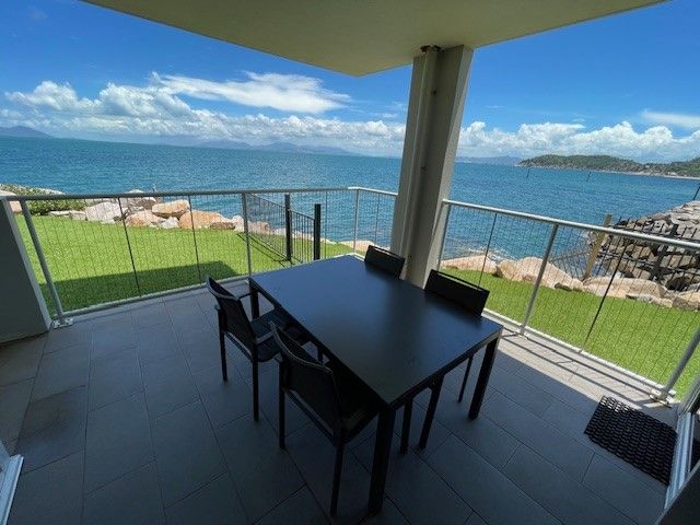 Luxury waterfront apartment with two absolute water frontage verandas